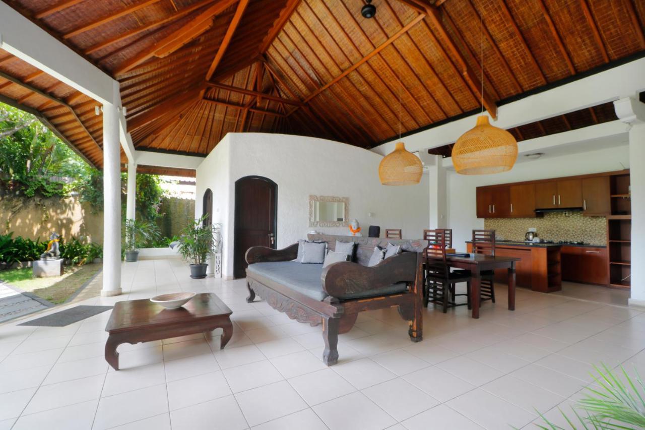 Singgah Villas Seminyak Exterior foto